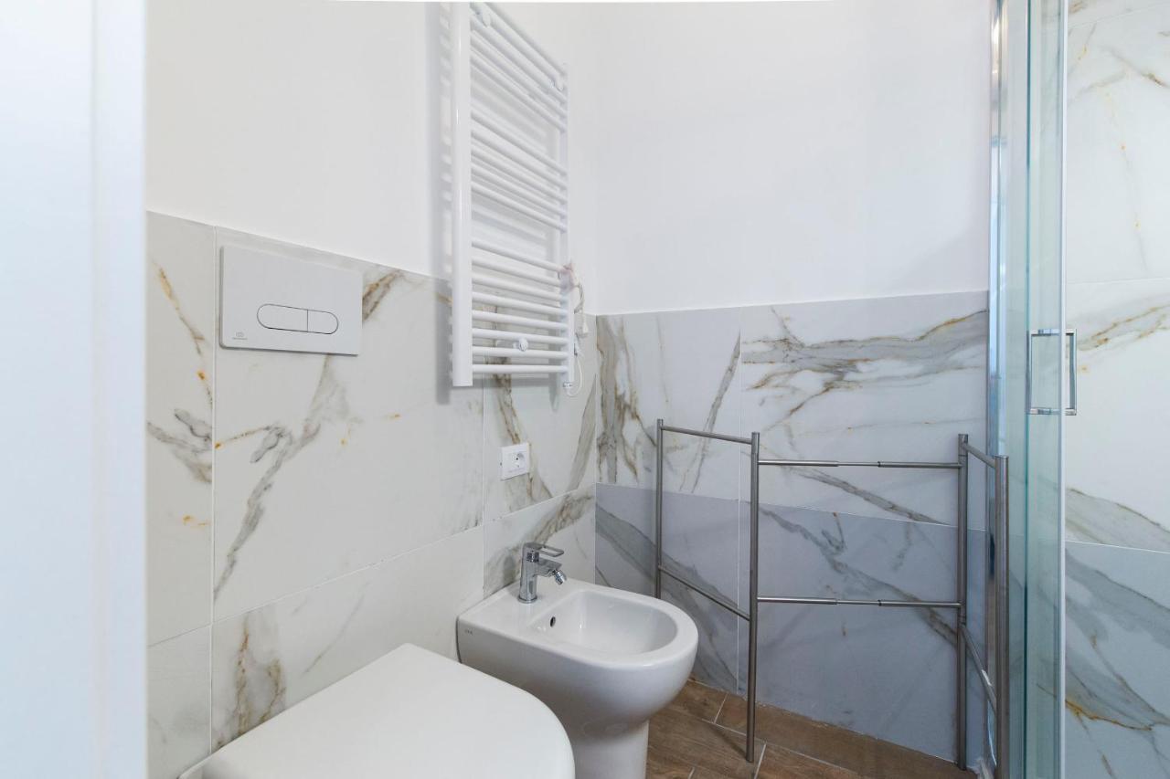 Noto 10 Apartment Milan Bagian luar foto