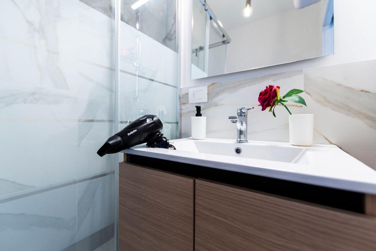 Noto 10 Apartment Milan Bagian luar foto
